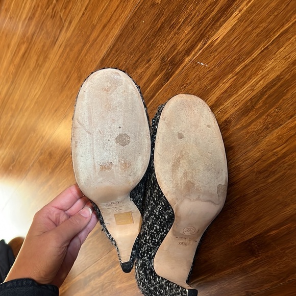 Authentic Chanel Camilla Tweed Pump Heels - Picture 8 of 11